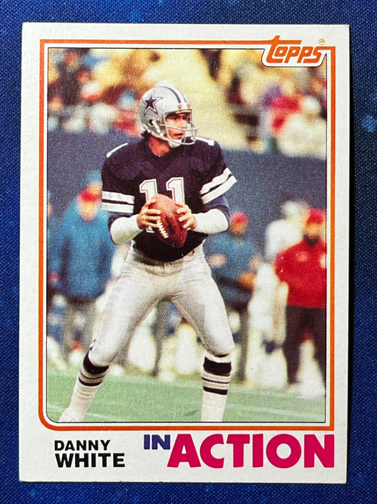 1982 Topps Football In Action #330 Danny White Dallas Cowboys